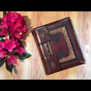 Vintage Photo Album 📸🎞🕯